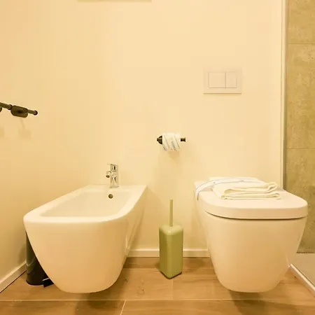 2 Min From Station And With Wifi And Ac 아파트 *