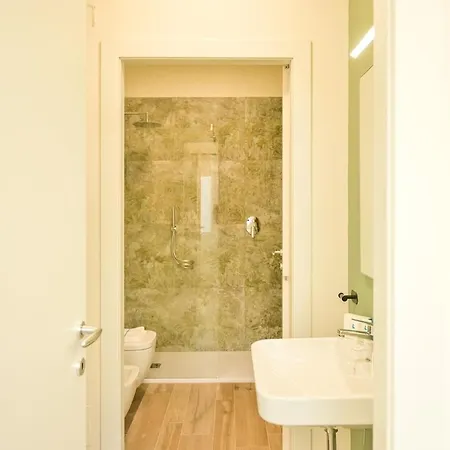 2 Min From Station And With Wifi And Ac 아파트 *